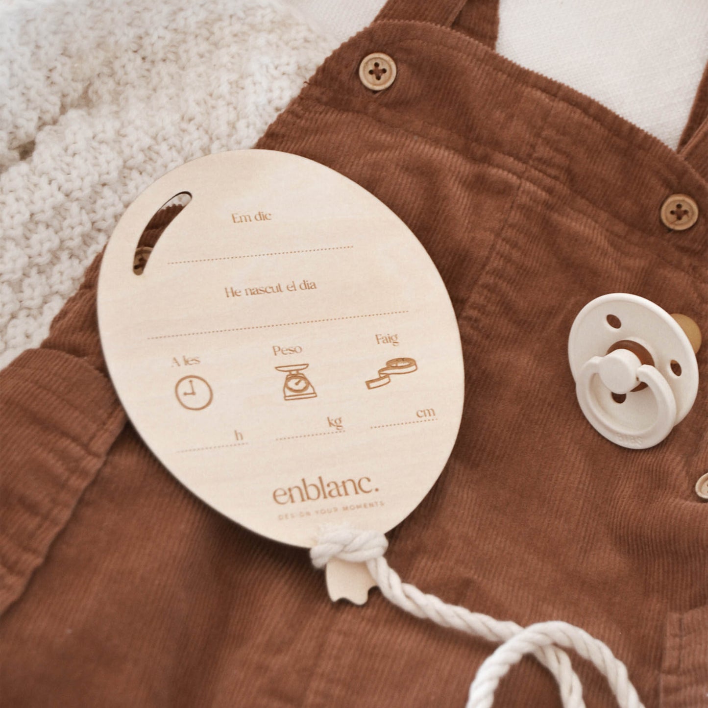 Globo de madera personalizado - Modelo Mateo